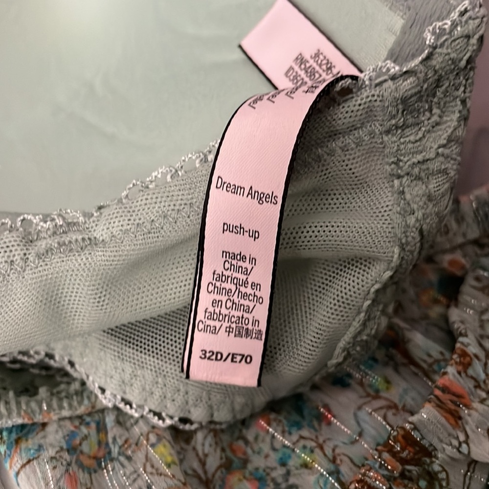 Victoria Secrect Bra/Short Set - Picture 5 of 5